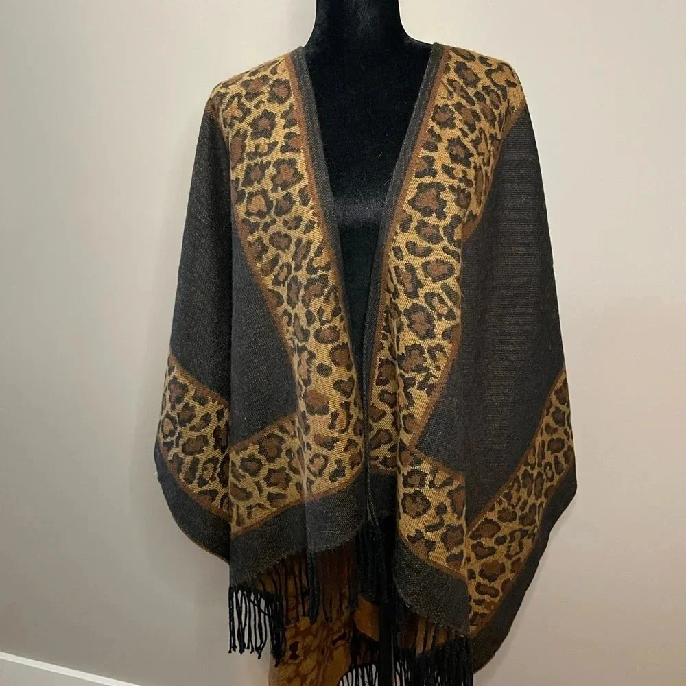 Cejon‎ Cheetah Animal Print Wrap Shawl with Fringe